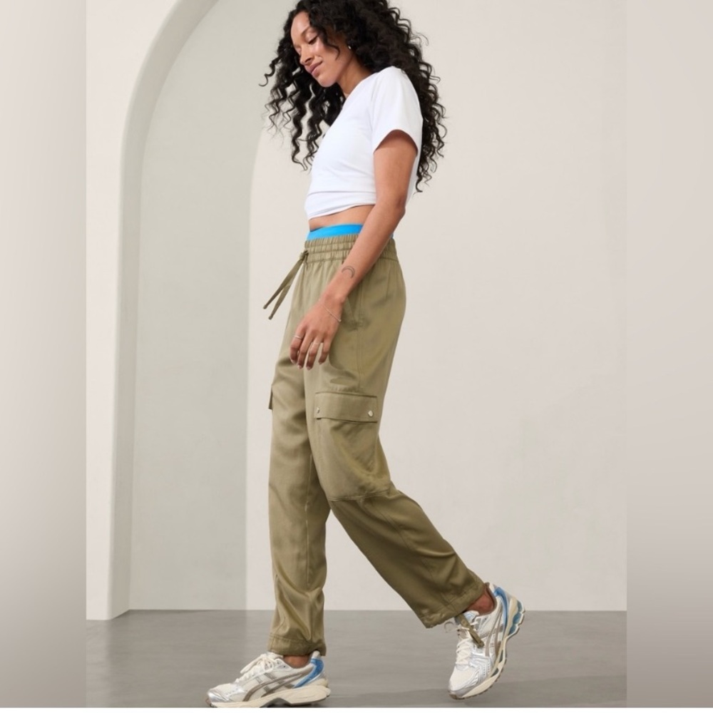 Athleta Celestial Pant. Large. Olive Branch. Large.